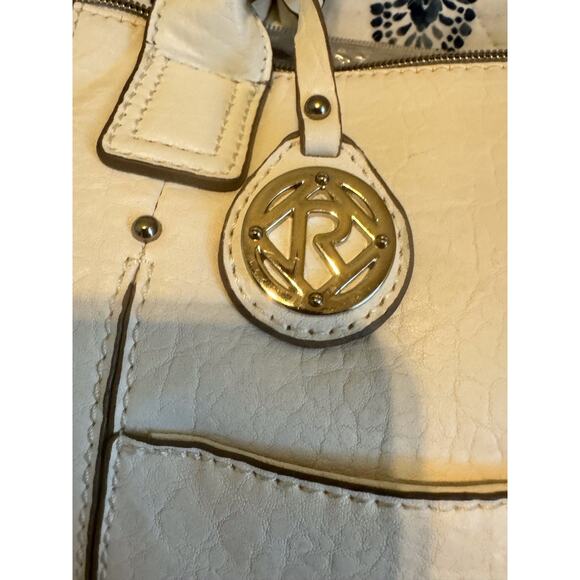 Relic White Hangbag - Picture 5 of 5